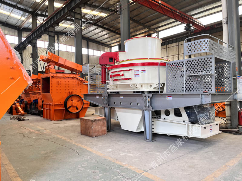 制砂破碎機(jī)是目前行之有效、實(shí)用可靠的碎石機(jī)器